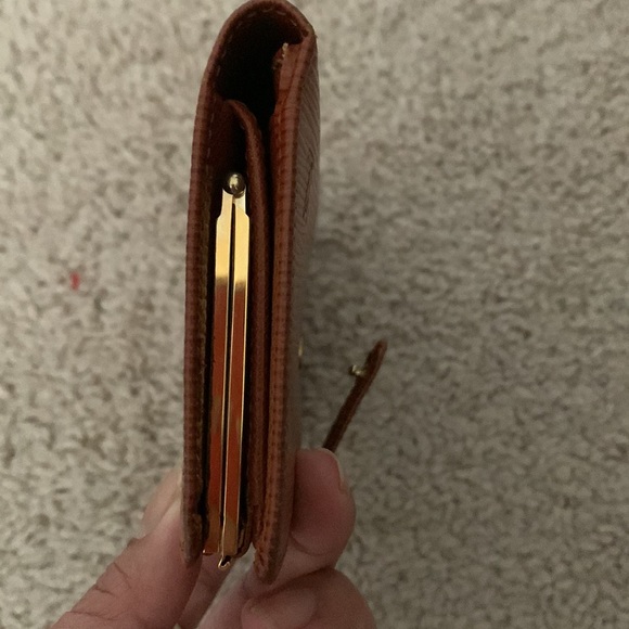 𝓛𝓞𝓤𝓘𝓢 𝓥𝓤𝓘𝓣𝓣𝓞𝓝 Epi Leather Kisslock Brown wallet - Picture 7 of 14